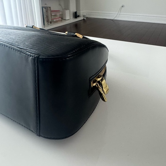 LOUIS VUITTON EPI LEATHER JASMIN AUTHENTIC - Picture 8 of 9